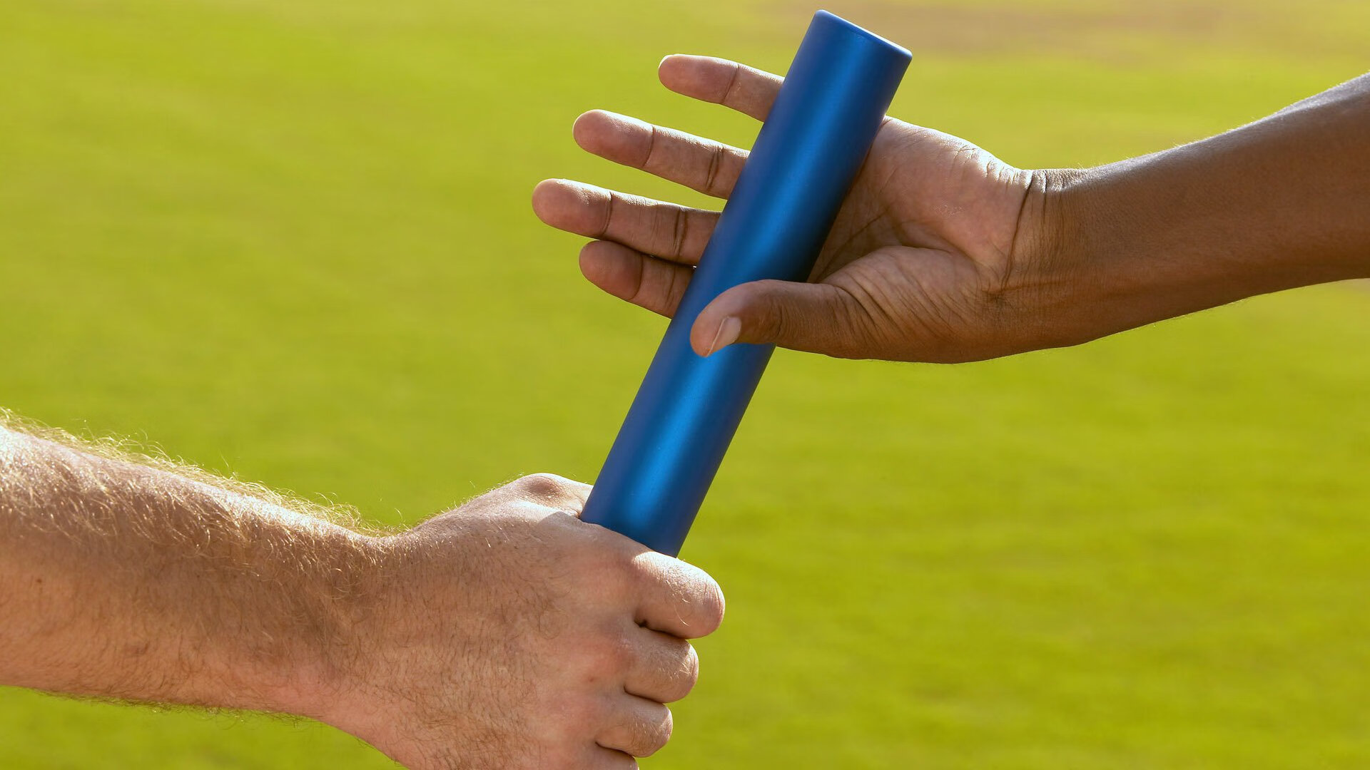 《英雄联盟》线上季后赛火热进行,赛场气氛高涨,lpl季后赛线下